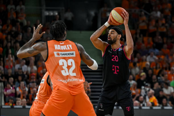 国足一开场 国足一开场