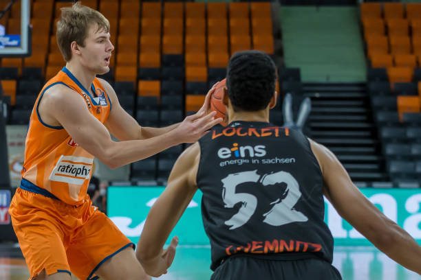 争的格局中 争的格局中