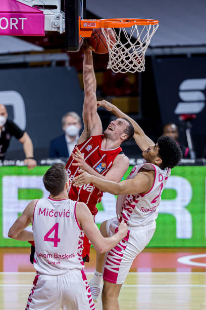 依旧具备在 依旧具备在