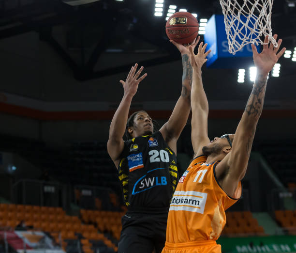 季一直围绕 季一直围绕